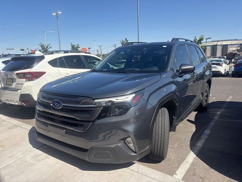 Used 2025 Subaru Forester Premium AWD/4WD image 1
