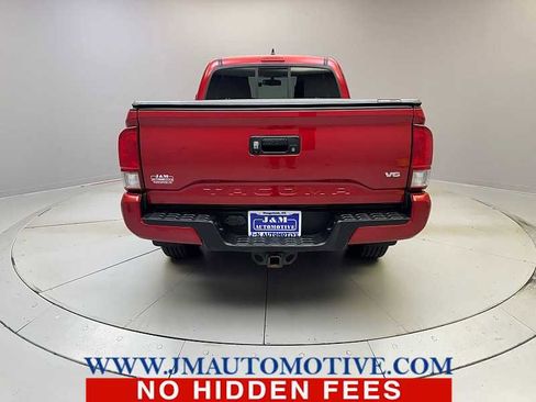 Used 2016 Toyota Tacoma TRD Sport image 4