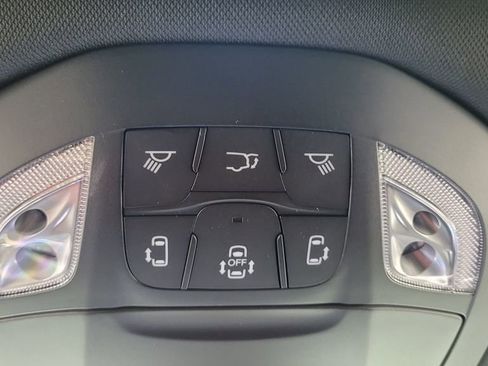 New 2026 Chrysler Pacifica Limited w/ S Appearance Package image 32