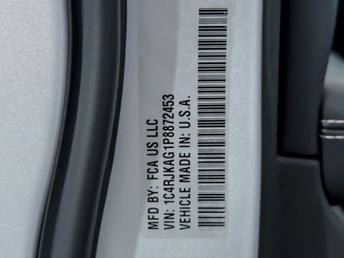 Used 2023 Jeep Grand Cherokee L Laredo AWD/4WD image 29