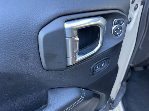 Used 2022 Jeep Wrangler Unlimited Sahara image 28