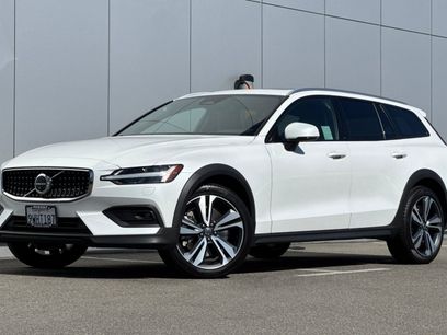 Certified 2026 Volvo V60 B5 Cross Country Plus w/ Climate Package
