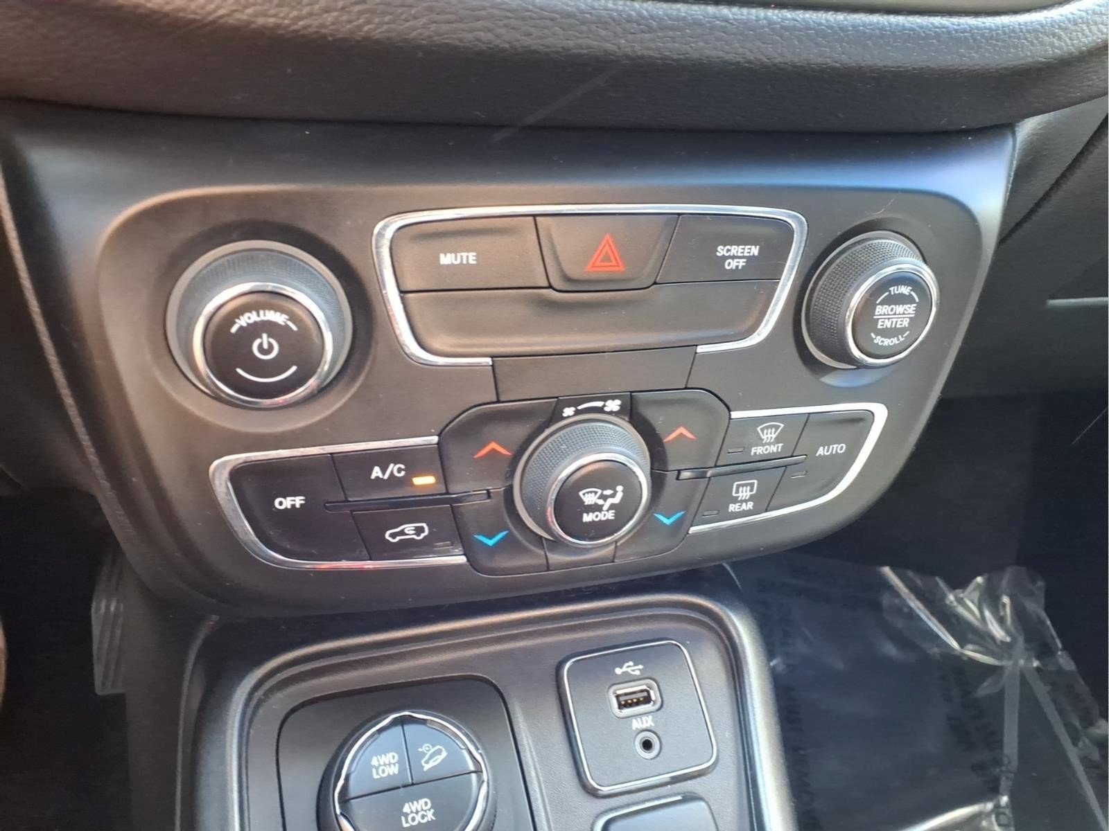 Used 2018 Jeep Compass Trailhawk AWD/4WD image 21
