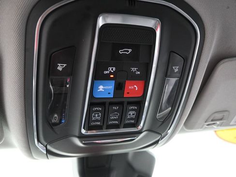 Used 2021 Jeep Grand Cherokee L Limited AWD/4WD image 38