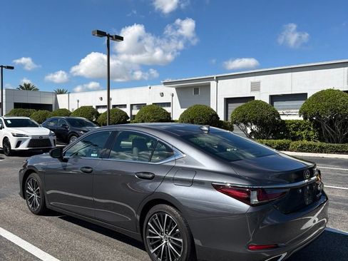 Used 2025 Lexus ES 350 w/ Premium Package FWD image 6