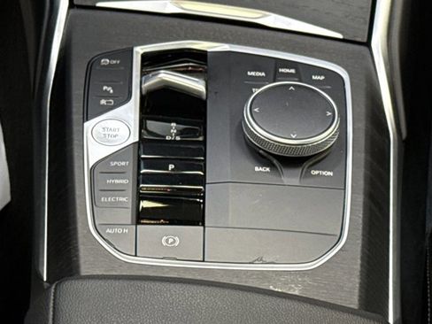 Used 2024 BMW 330e xDrive image 26