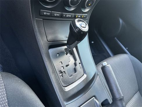 Used 2013 MAZDA MAZDA3 i Touring image 23