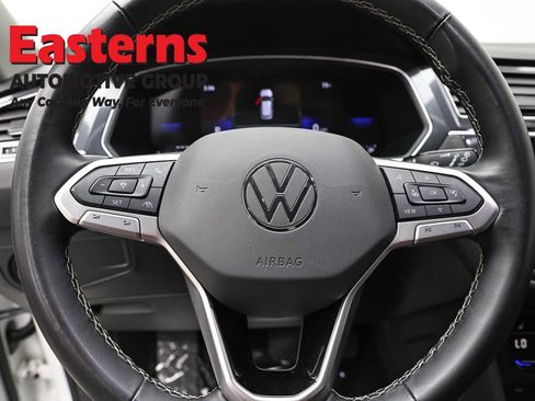 Used 2024 Volkswagen Tiguan SE image 10