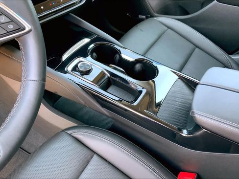 Certified 2025 Buick Envision Preferred AWD/4WD image 17