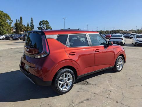 Certified 2024 Kia Soul LX w/ Option Group 015 image 9
