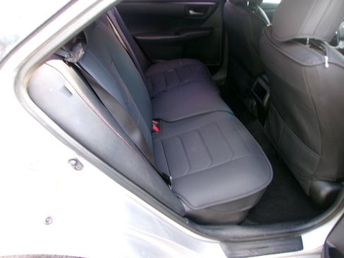 Used 2015 Toyota Camry SE FWD image 5