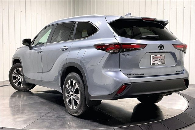 Certified 2024 Toyota Highlander XLE AWD/4WD image 13