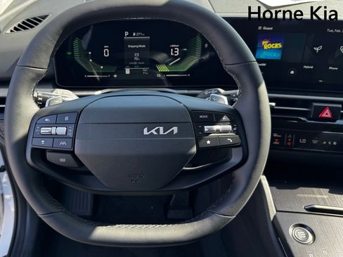 New 2026 Kia Sportage LX FWD image 16