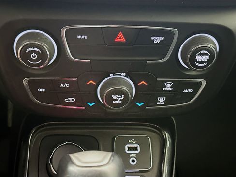 Used 2018 Jeep Compass Limited AWD/4WD image 15