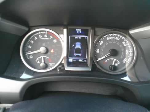 Used 2021 Toyota Tacoma SR5 image 22