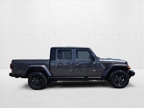 Used 2024 Jeep Gladiator Sport image 4