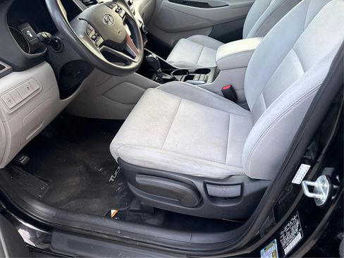 Used 2018 Hyundai Tucson SE w/ Cargo Package FWD image 10