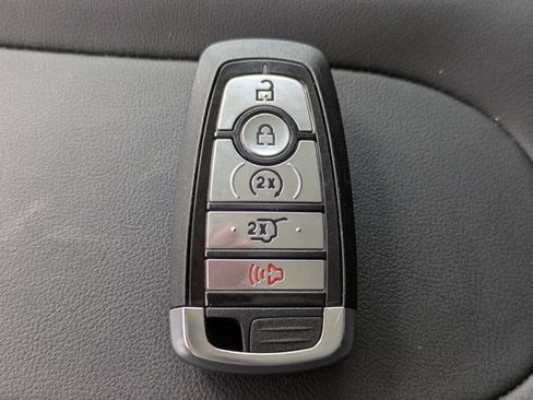 Used 2025 Ford Expedition Platinum AWD/4WD image 30