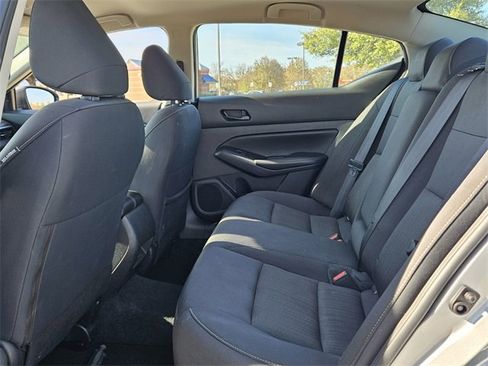 Used 2024 Nissan Altima 2.5 SV image 6