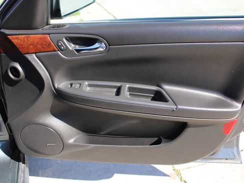 Used 2011 Chevrolet Impala LT w/ Luxury Edition Package FWD image 11