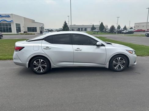 Used 2022 Nissan Sentra SV FWD image 2
