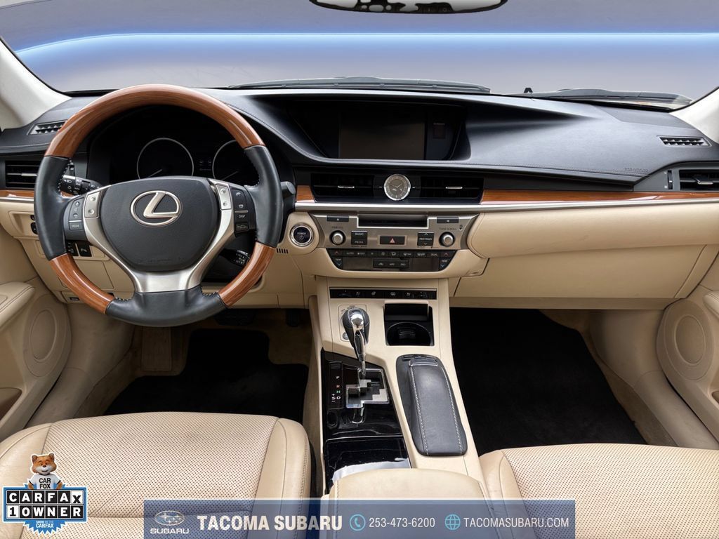 Used 2013 Lexus ES 300h w/ Luxury Pkg FWD image 12