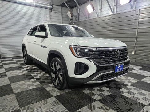 Used 2024 Volkswagen Atlas Cross Sport SE AWD/4WD image 4