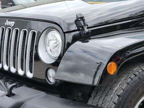 Certified 2017 Jeep Wrangler Sahara w/ Connectivity Group image 7