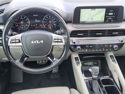 Certified 2022 Kia Telluride SX w/ SX Prestige Package image 26
