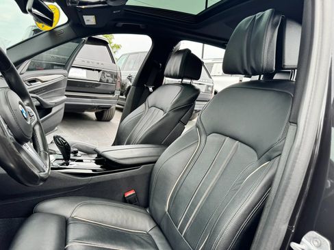 Used 2018 BMW M550i xDrive AWD/4WD image 11