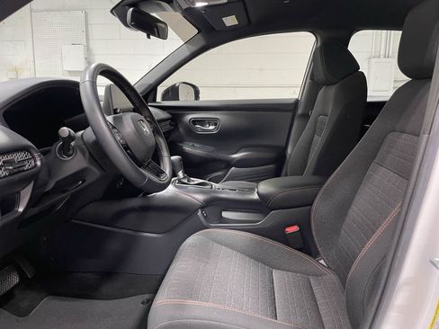 Used 2025 Honda HR-V Sport image 9