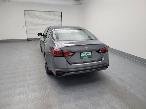 Used 2023 Nissan Altima 2.5 SV FWD image 6