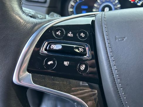 Used 2020 Cadillac Escalade Platinum image 17