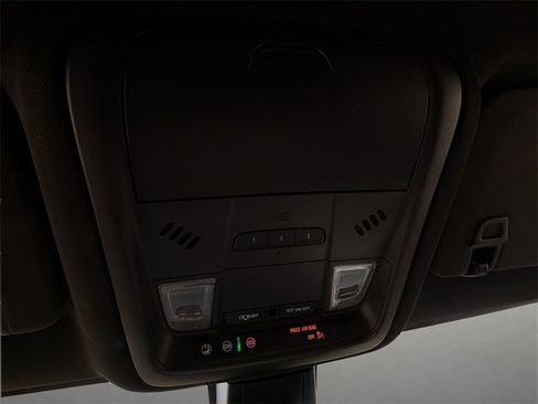 Used 2023 Chevrolet Blazer RS image 40