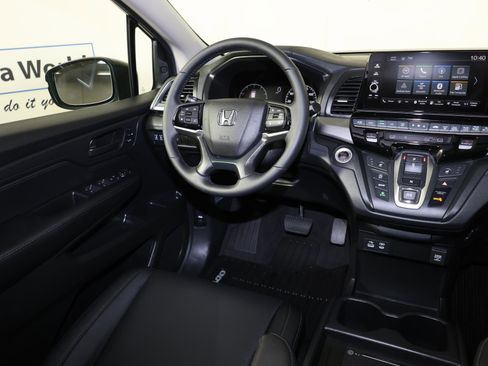 Used 2026 Honda Odyssey EX-L image 7
