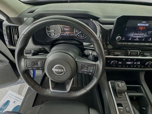 Used 2024 Nissan Pathfinder SV FWD image 12