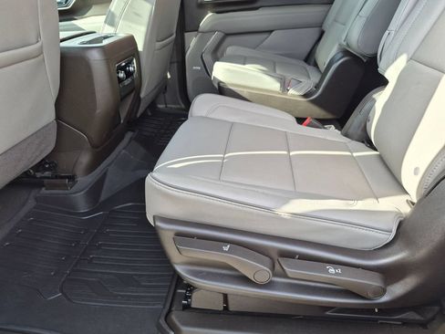 Used 2025 GMC Yukon Elevation w/ LPO, Elevation Black Package AWD/4WD image 20