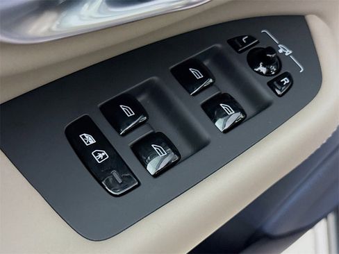 New 2025 Volvo XC90 B5 Plus w/ Protection Package image 18