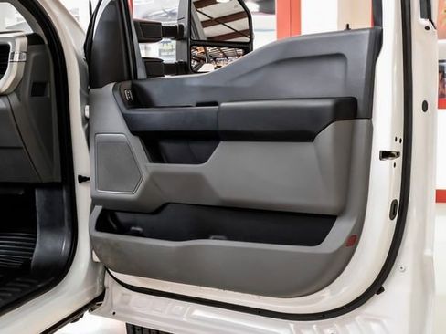 Used 2025 Ford F550 4x4 Crew Cab Super Duty image 43