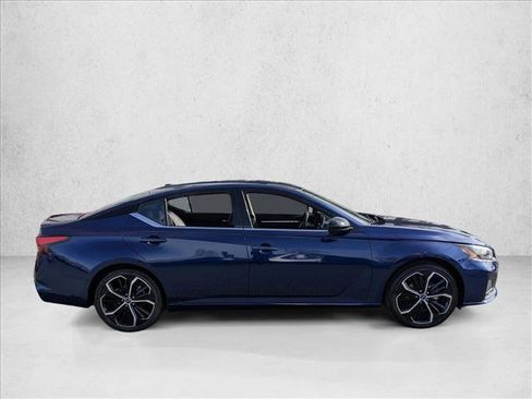 Used 2024 Nissan Altima 2.5 SR image 4