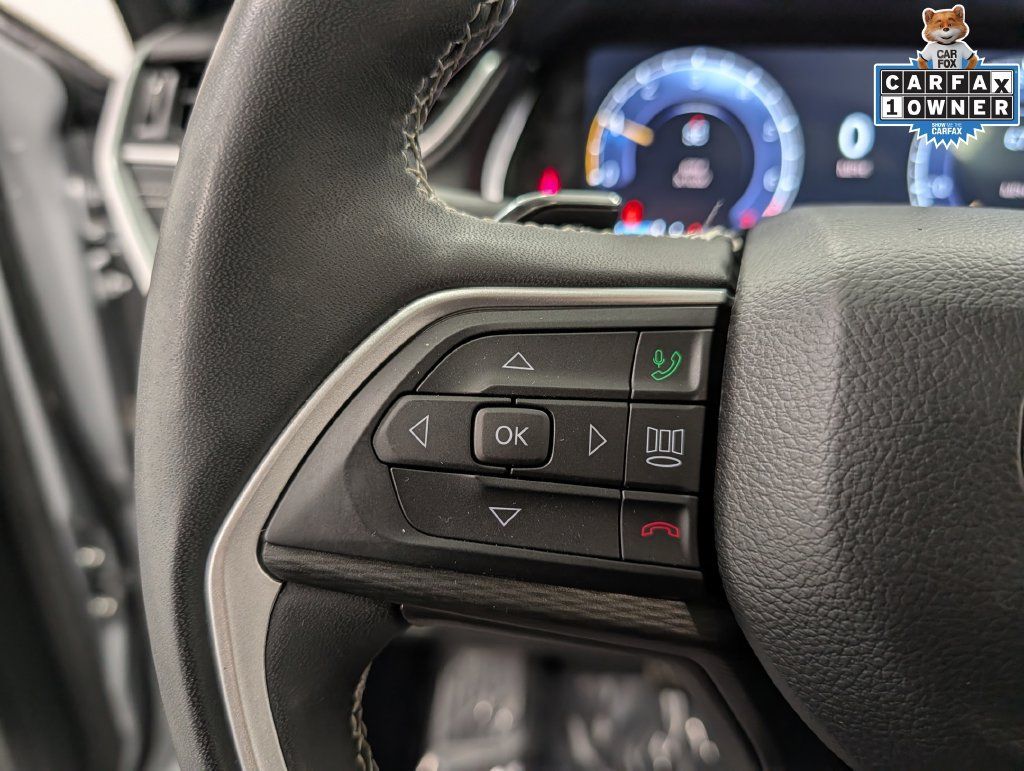 Used 2023 Jeep Grand Cherokee Altitude AWD/4WD image 19