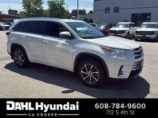 Used 2018 Toyota Highlander XLE AWD/4WD video 1