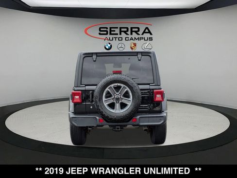 Used 2019 Jeep Wrangler Unlimited Sahara AWD/4WD image 4