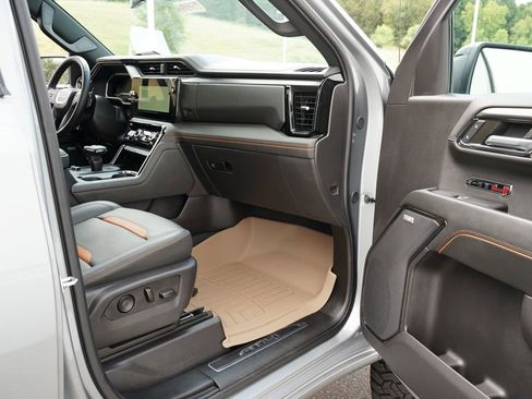 Used 2024 GMC Sierra 1500 AT4 image 28