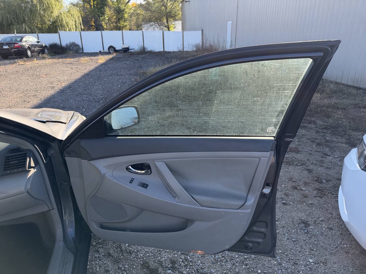 Used 2011 Toyota Camry LE FWD image 28