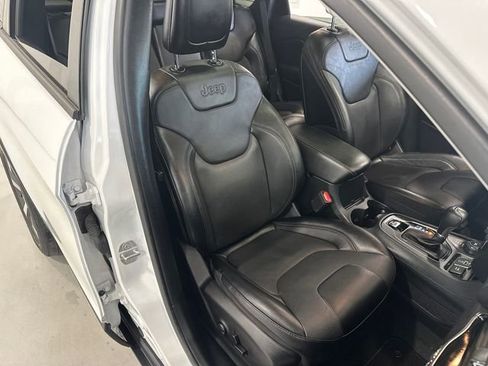 Used 2022 Jeep Cherokee Limited AWD/4WD image 34