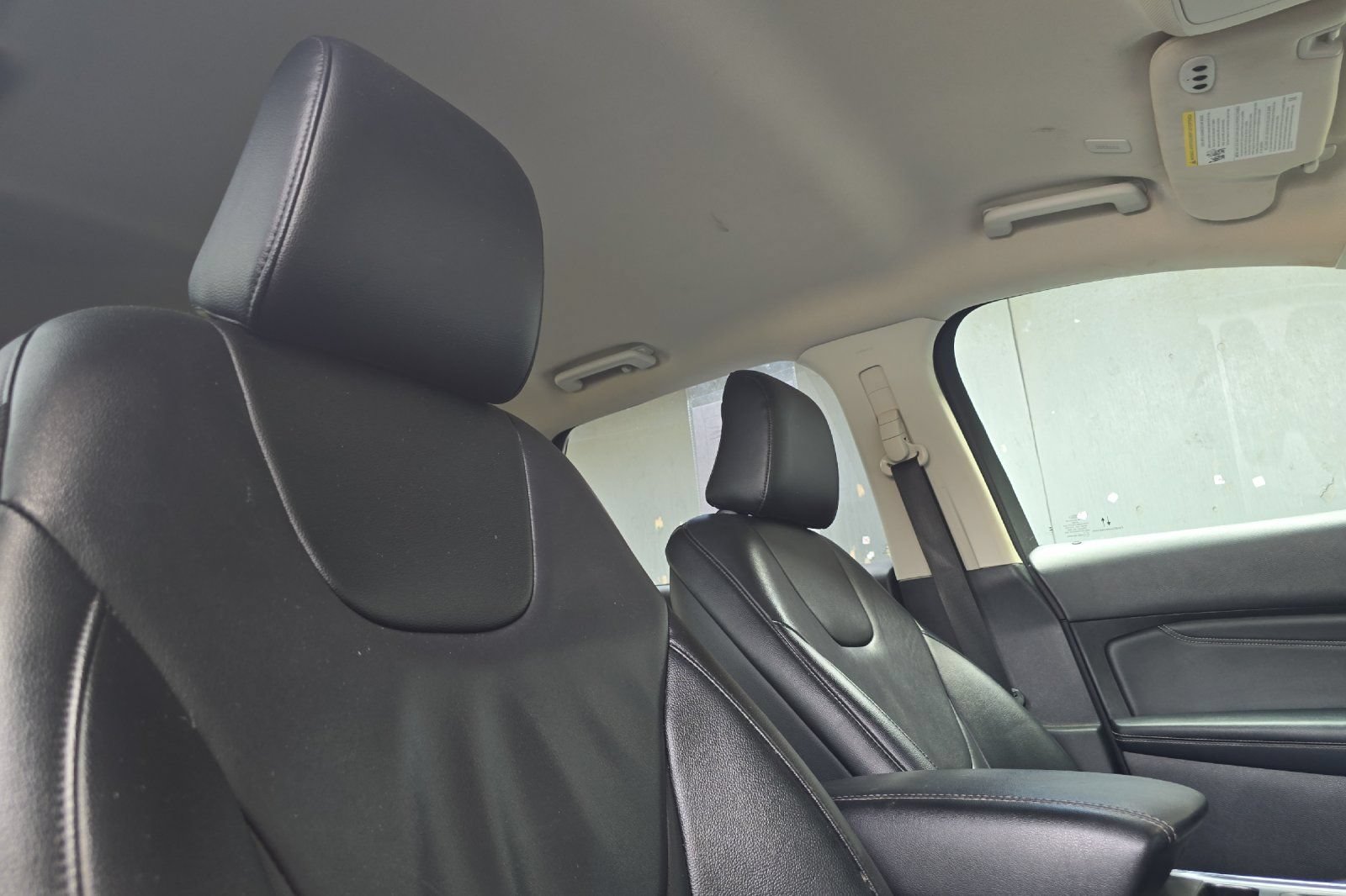 Used 2022 Ford Edge Titanium AWD/4WD image 13