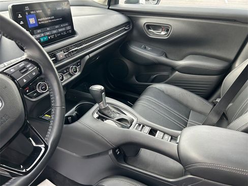 Certified 2024 Honda HR-V EX-L image 11