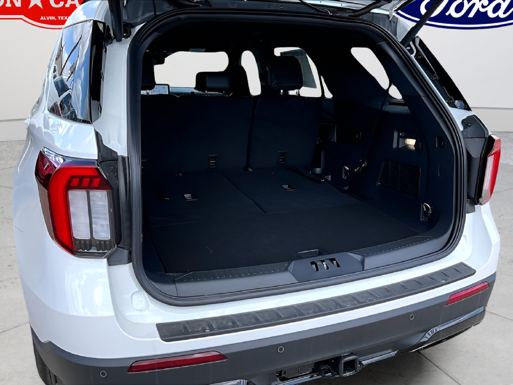 New 2026 Ford Explorer ST-Line w/ Premium Package RWD image 18