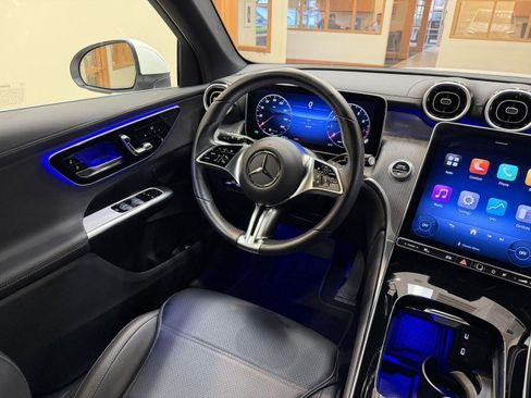 Used 2025 Mercedes-Benz GLC 300 image 9